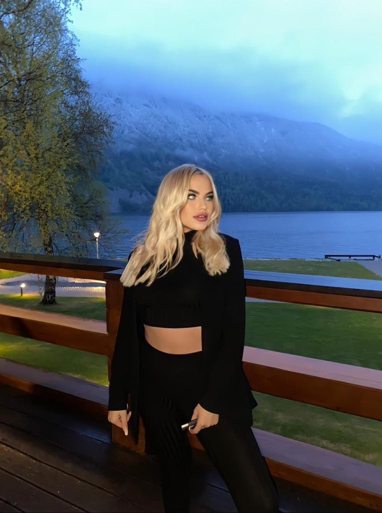 Фото Лёля — лучшая эскортница из центра Киева