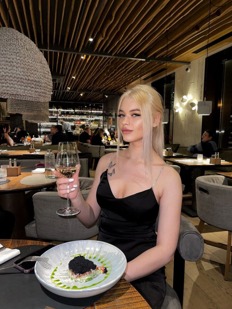 VIP эскорт услуги в центре Киева