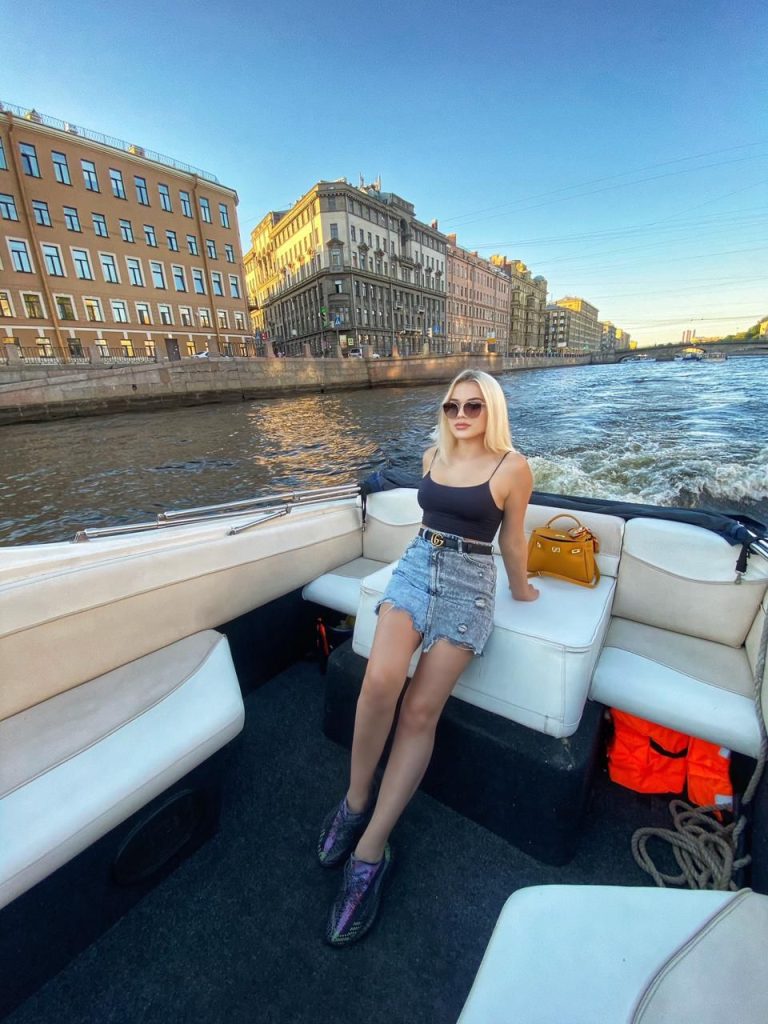 Лёля — элитный эскорт Киев