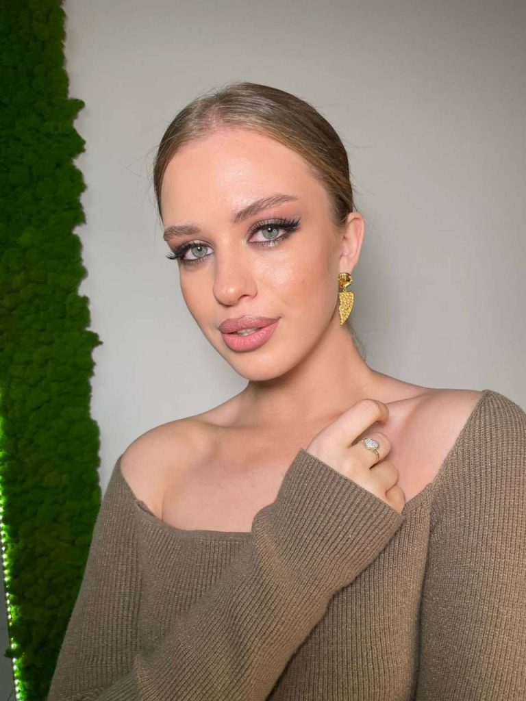 Амилина — элитная эскортница в Киеве и области