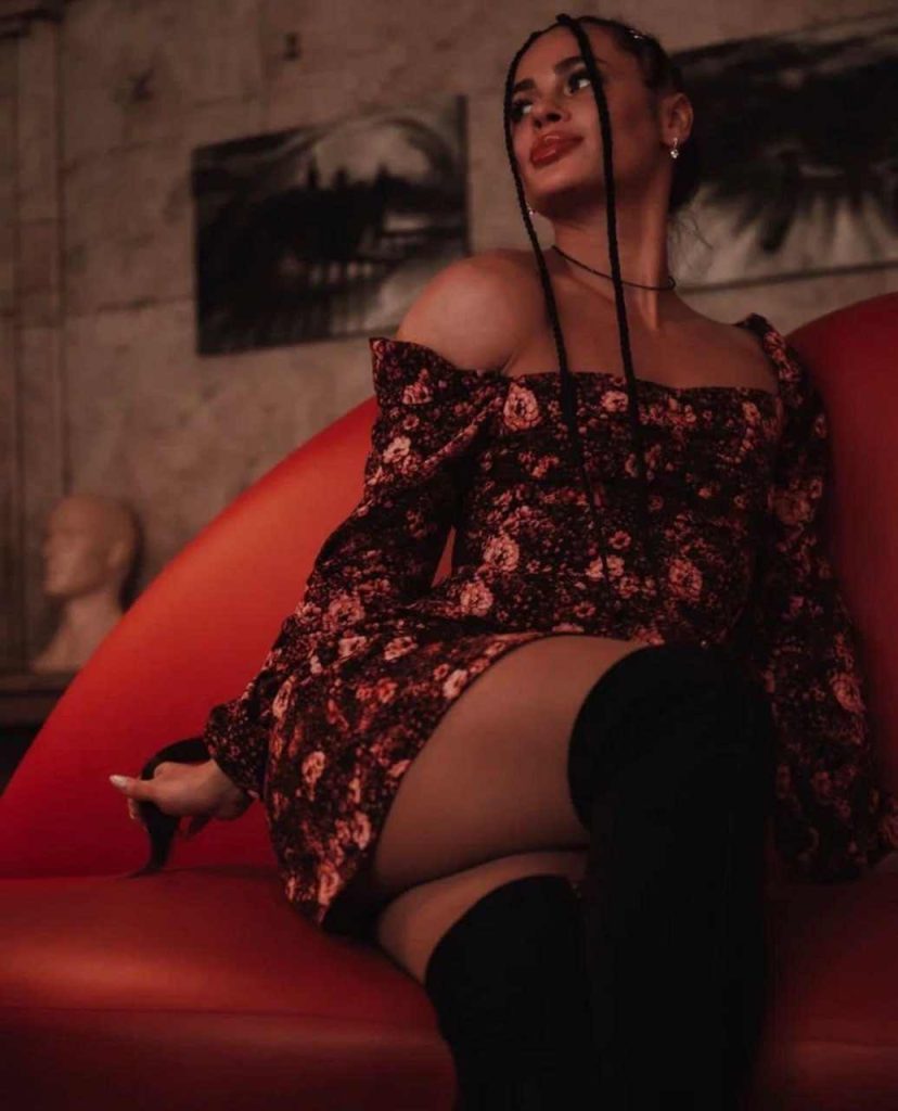 Анжелика — девушка мечты для свидания