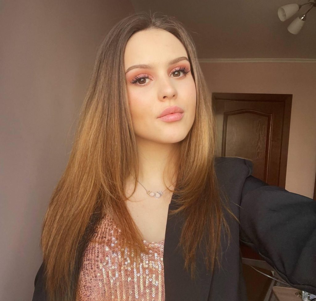 модель Ксюша — лучшие интим-услуги в Киеве