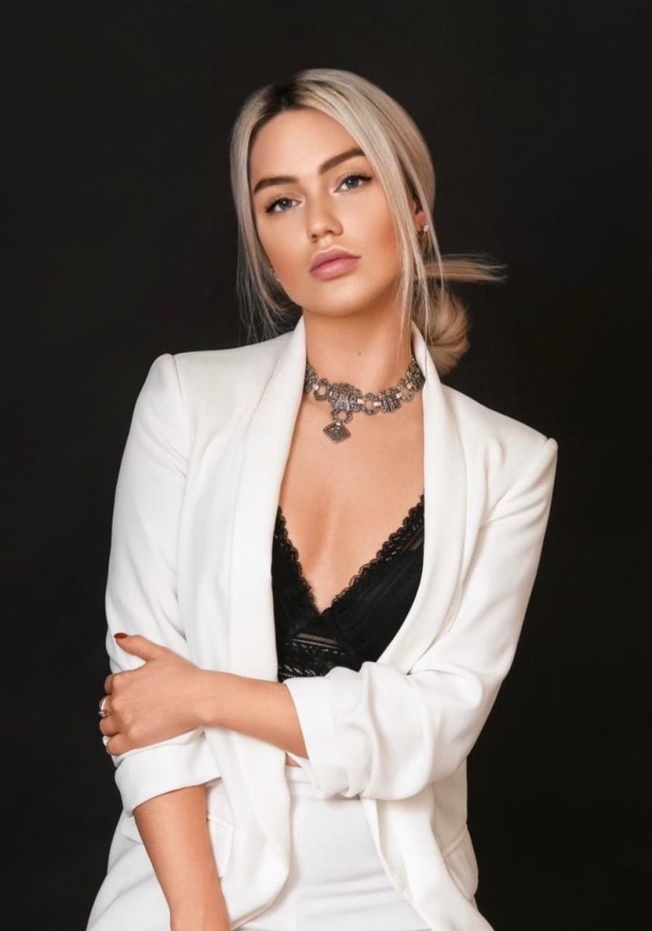 Портрет Федерика — лучшая эскортница из центра Киева