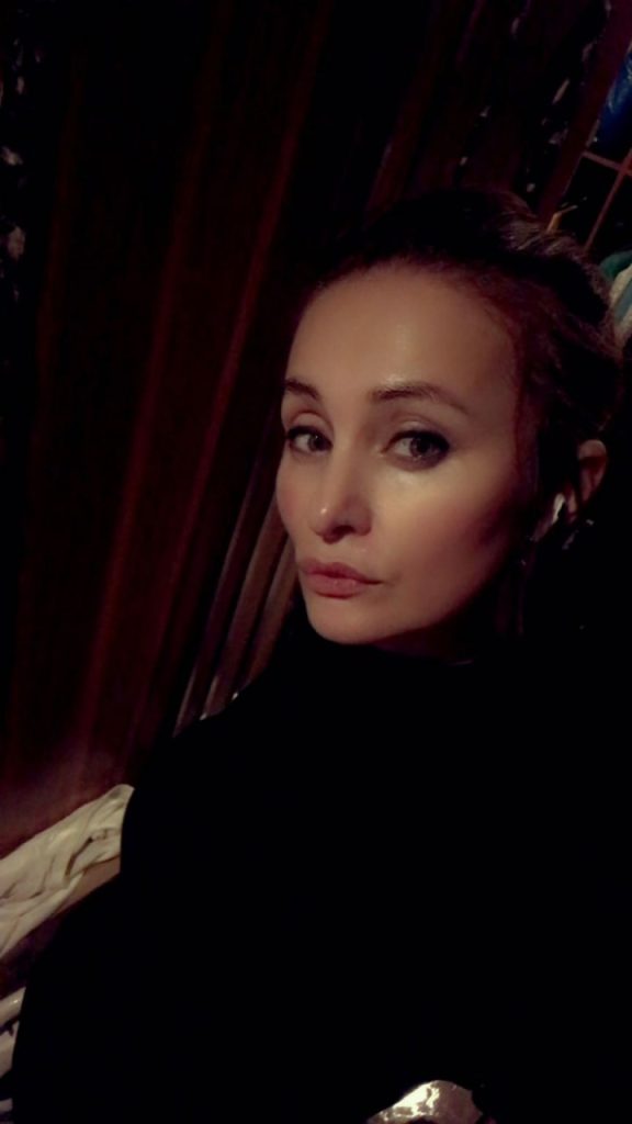 Сексуальная эскортница Рина из района Киева