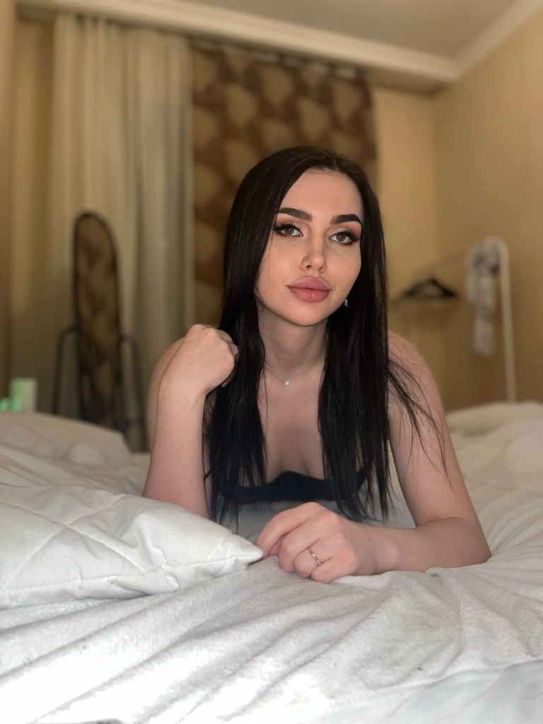 Юлианна — элитная эскортница в Киеве и области