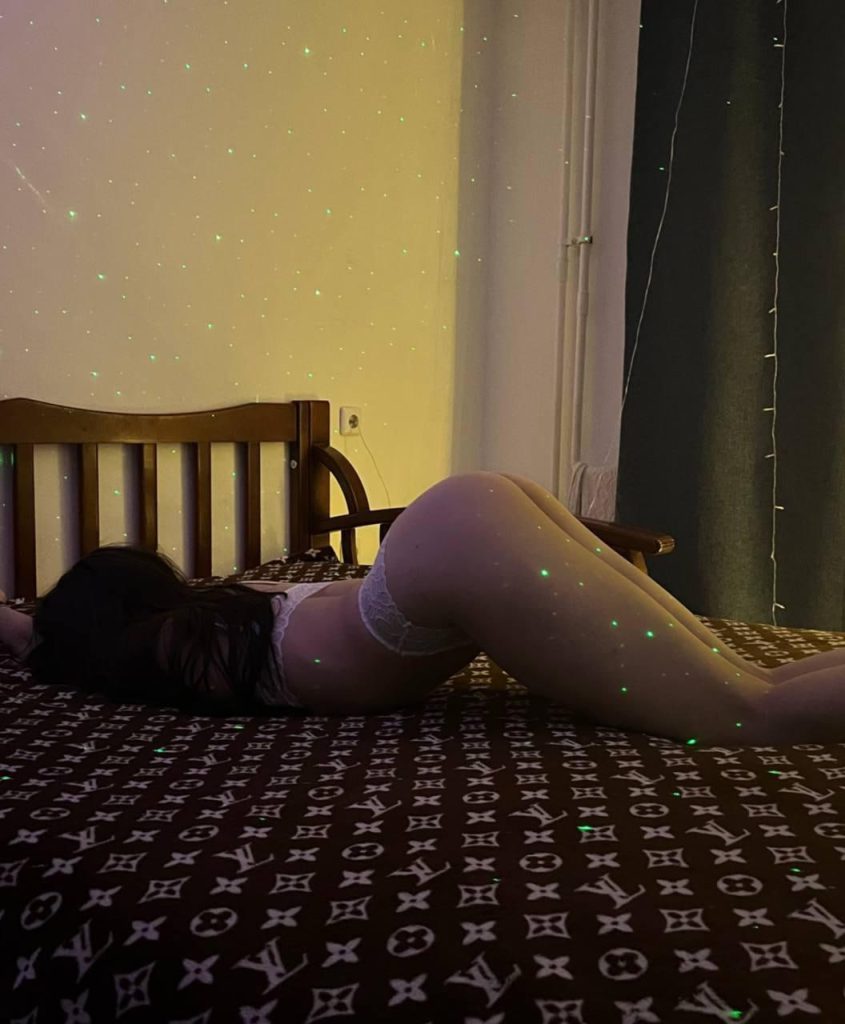 Алесечка — элитная эскортница в Киеве и области