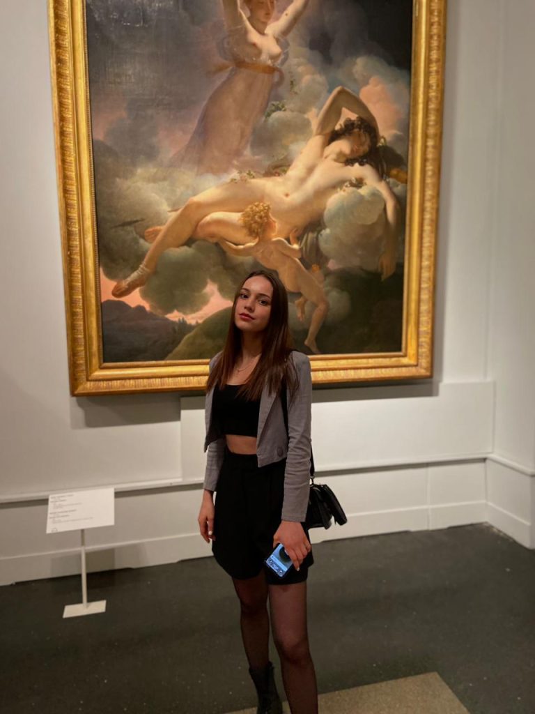 Даша 🥰 предлагает премиальный эскорт в Киеве и пригороде